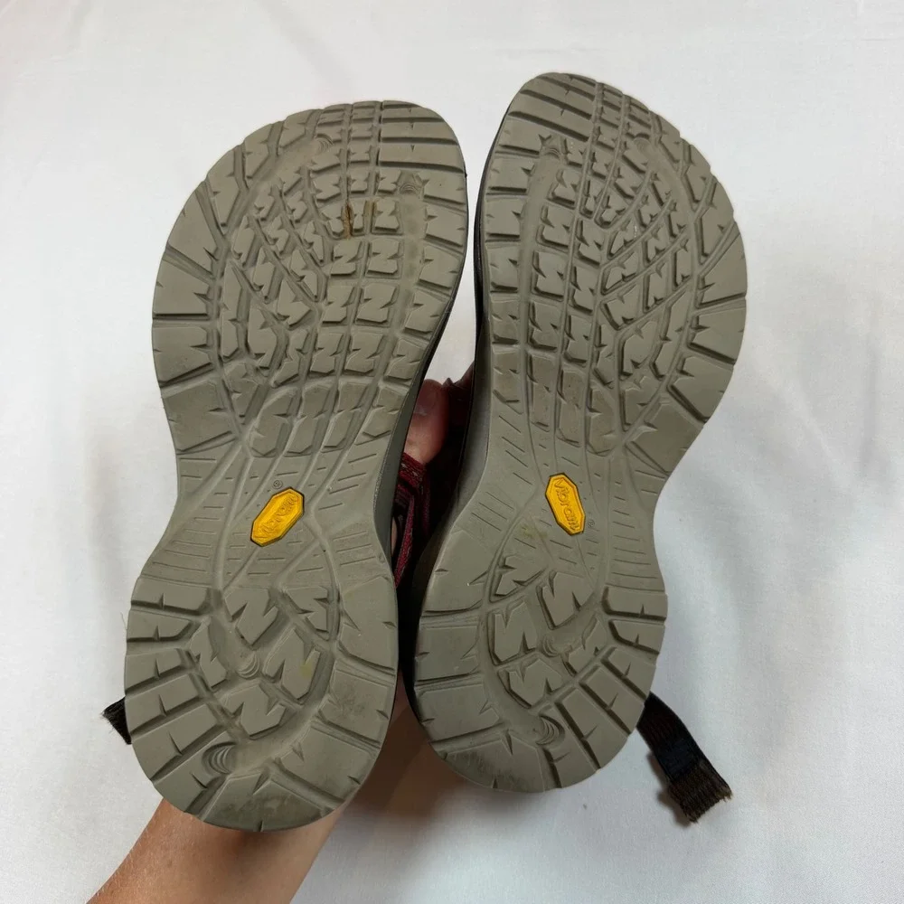 Chaco Z2 Yampa Sandals Womens 6 Red Brown Strappy Toe Loop Vibram J103304